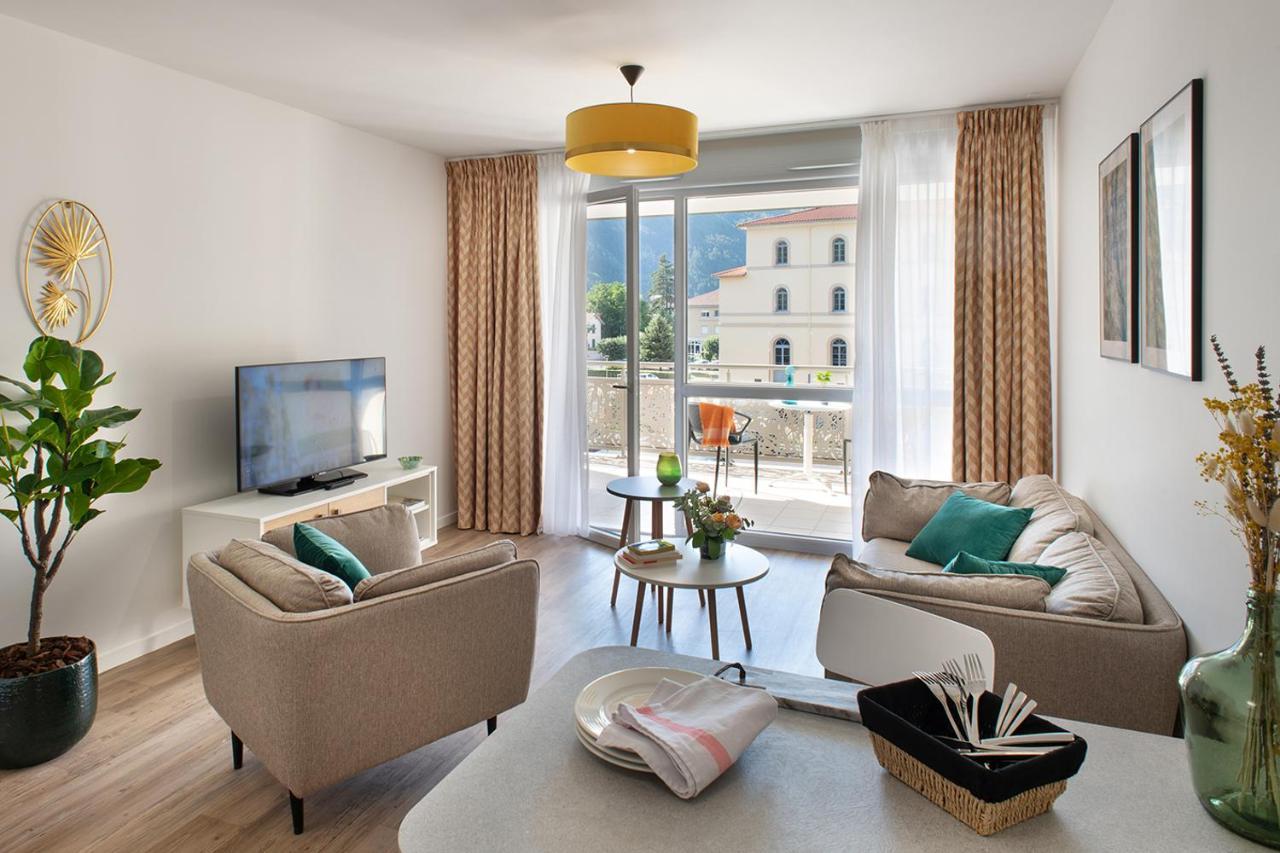 Residence Services Seniors Domitys Les Eaux Vives 디뉴레뱅 외부 사진