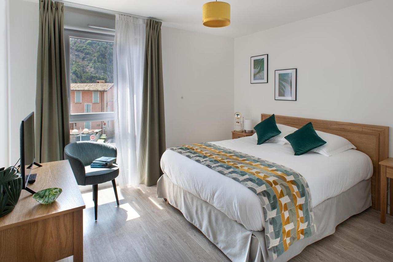 Residence Services Seniors Domitys Les Eaux Vives 디뉴레뱅 외부 사진